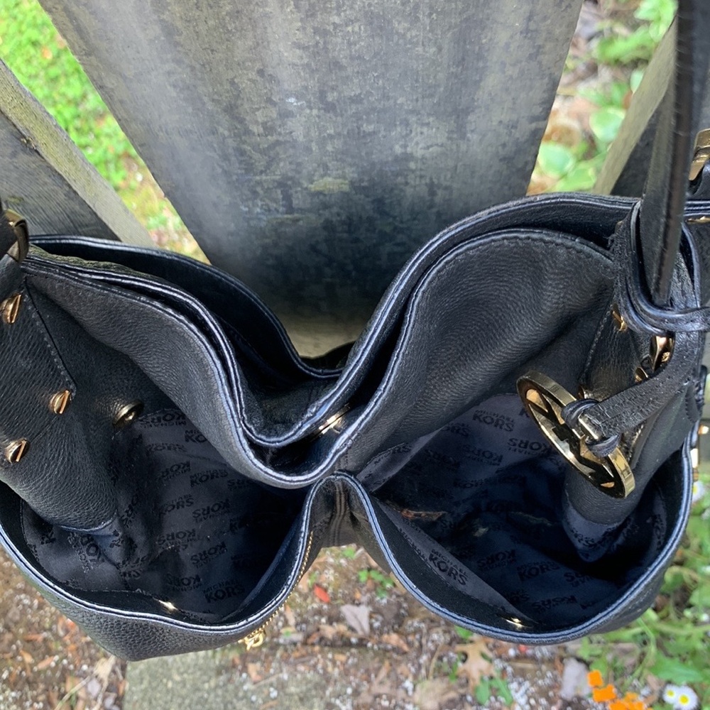 Michael Kors Purse - Picture 9 of 17